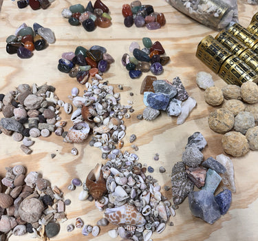 RAW, TUMBLED, FOSSIL AND SHELL PARTY BAGS