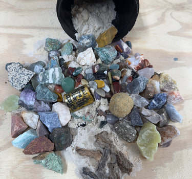 LIGHTNING STRIKE- QUART MINI MINER NATURAL CRYSTAL MINING BUCKET