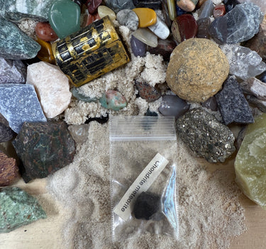 THE FALLING STAR -QUART MINI MINER NATURAL CRYSTAL MINING BUCKET