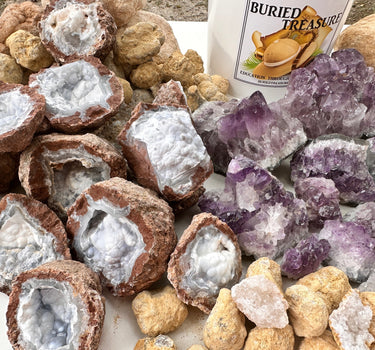 NATURAL CRYSTAL GEODE MIXED BUCKET - GALLON